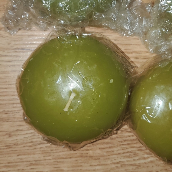 7 Floating Green Candles - Picture 2 of 6